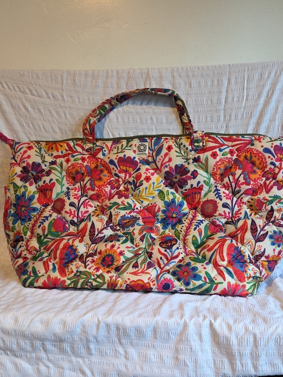 NATURAL LIFE Handbags - 🌸 Natural Life Puffy Weekender Bag – Rainbow Cream Floral 🌸